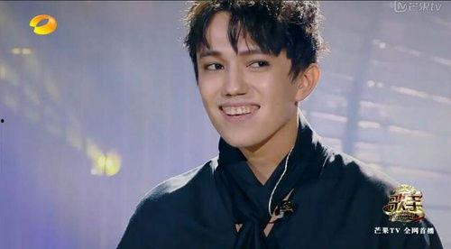 娱乐圈吃瓜小眼睛男歌手,揭秘“吃瓜小眼睛男歌手”的星光之路